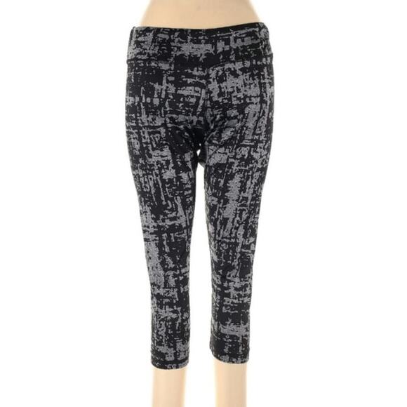 Goth Capri Large Leggings - Picture 3 of 5